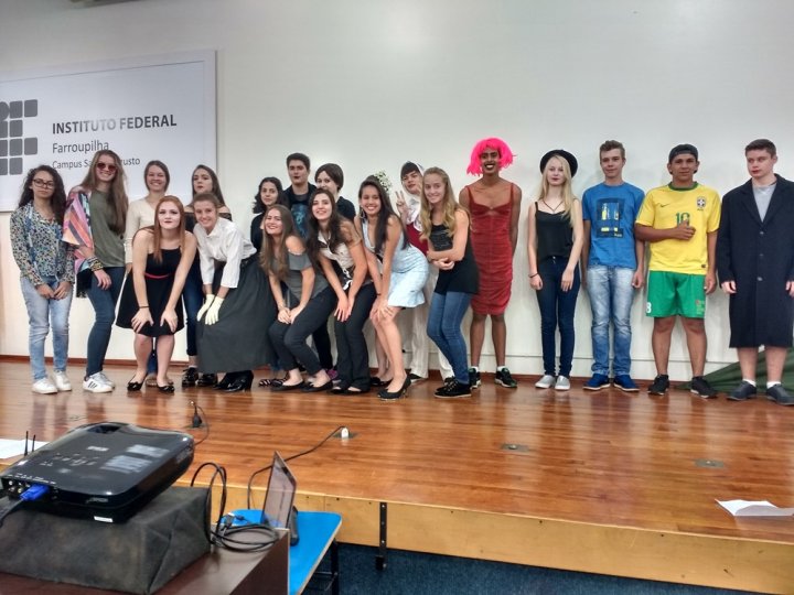 Desfile mulheres polemicas