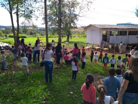 Visit crianças escola Palmitinho