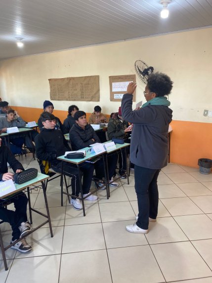 professora merlen - 1ª aula de língua portuguesa partiu if do iffar campus alegrete.jpeg