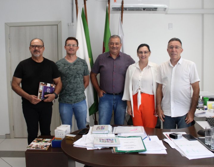 reuniãoreitoraexpresidentealrs notícia15032023b