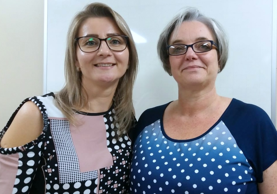 Beatris e sua orientadora Leandra