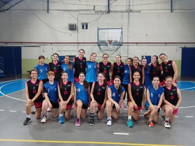 Atletas do basquete realizam amistoso com o Colégio Marista Sant´Ana