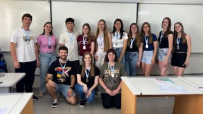 Cerimônia marca encerramento do projeto “OxiGênios: grupo de estudo para olimpíadas científicas” no Campus Santa Rosa Cerimônia marca encerramento do projeto “OxiGênios: grupo de estudo para olimpíadas…